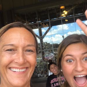 Meet your Posher, Nicolle